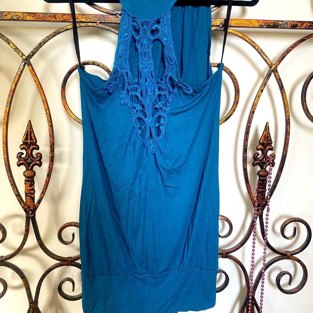 Comfortable blue dress with beautiful detail